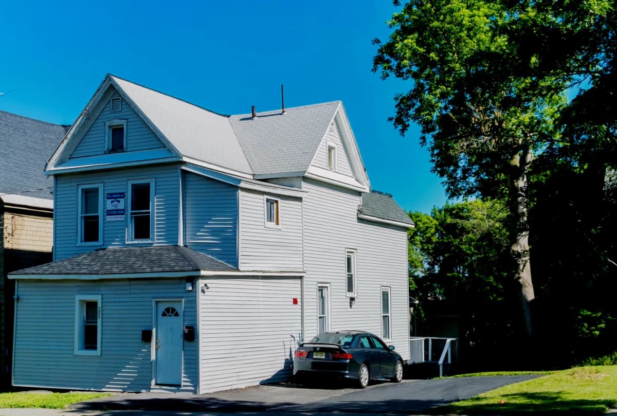 205 Lexington Ave