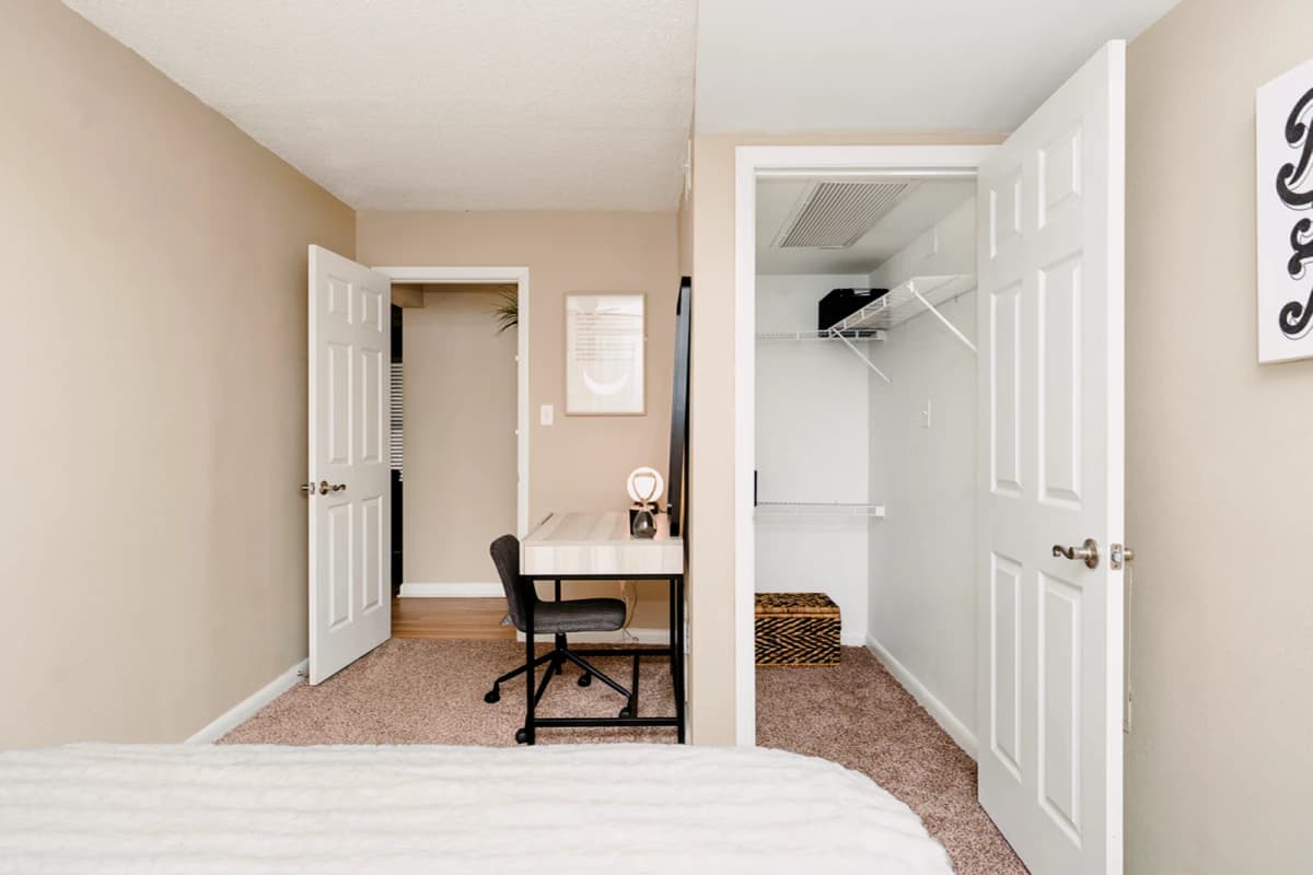 U Lake Apartment image