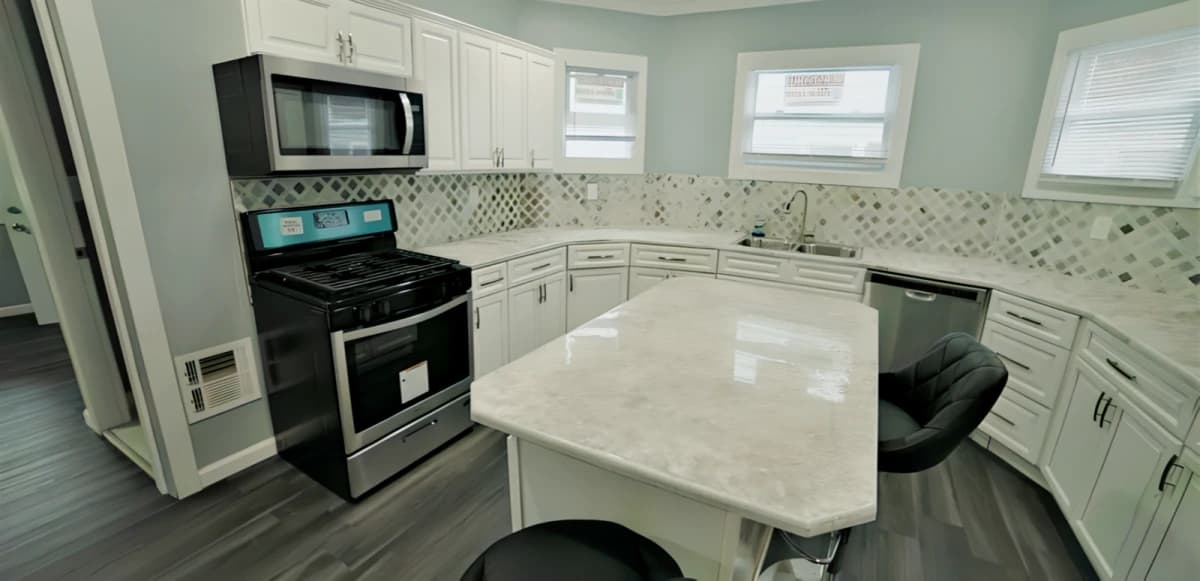 4 Bed 2.5 Bath Apartment 1