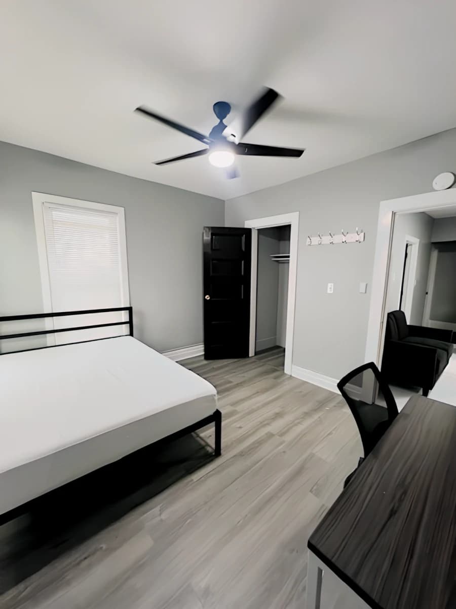 135 Lexington Ave image