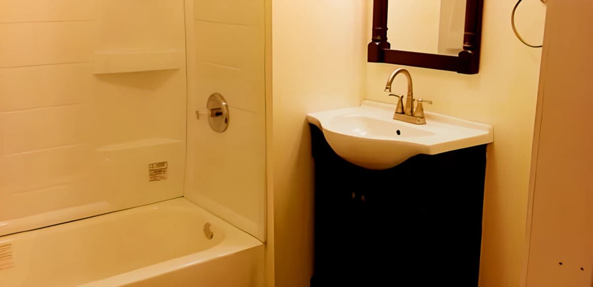4 Bed 1.5 Bath Apt 1