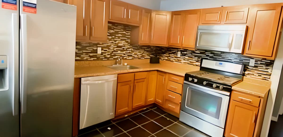 137 Lexington Ave image