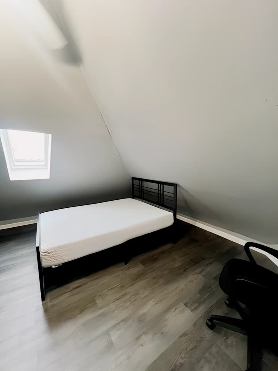 135 Lexington Ave image