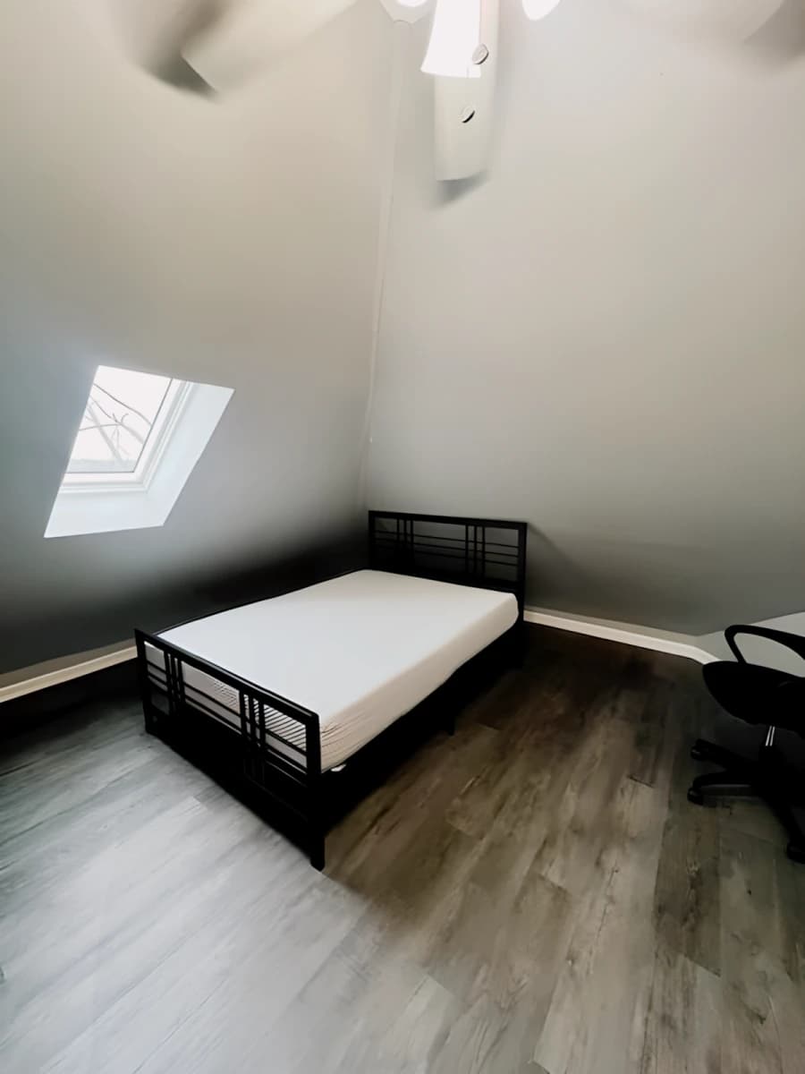 135 Lexington Ave image