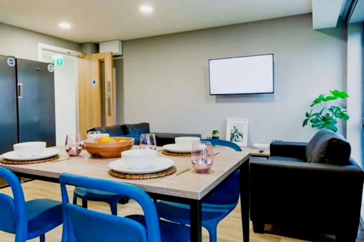 5 Bed Standard En-suite