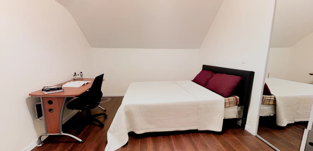 7 bed 3 bath Apartment 2