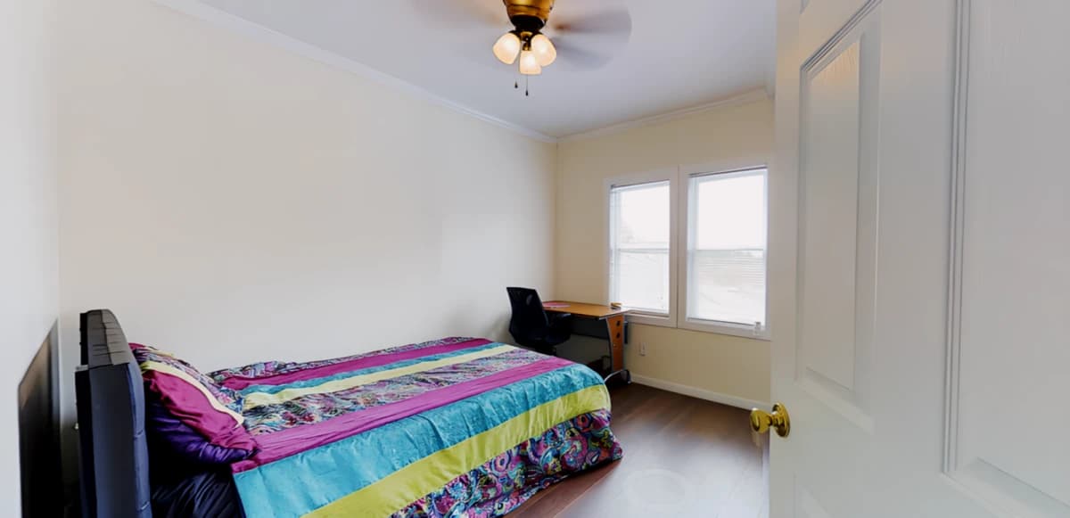 7 bed 3 bath Apartment 2