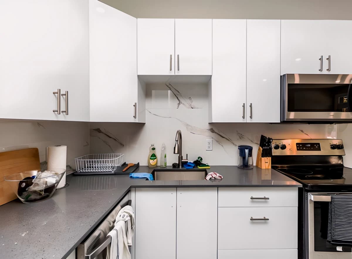 6 Bed 2 Bath- FRONT 1D