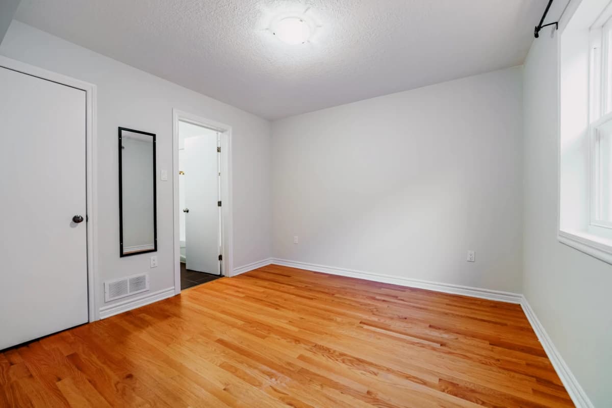 1 Bedroom in  5 bed 2 bath