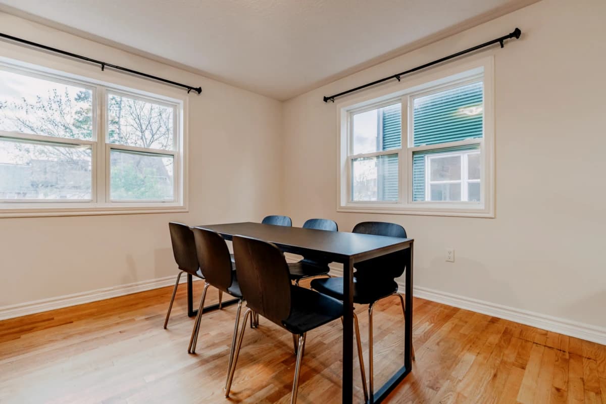 1 Bedroom in  5 bed 2 bath