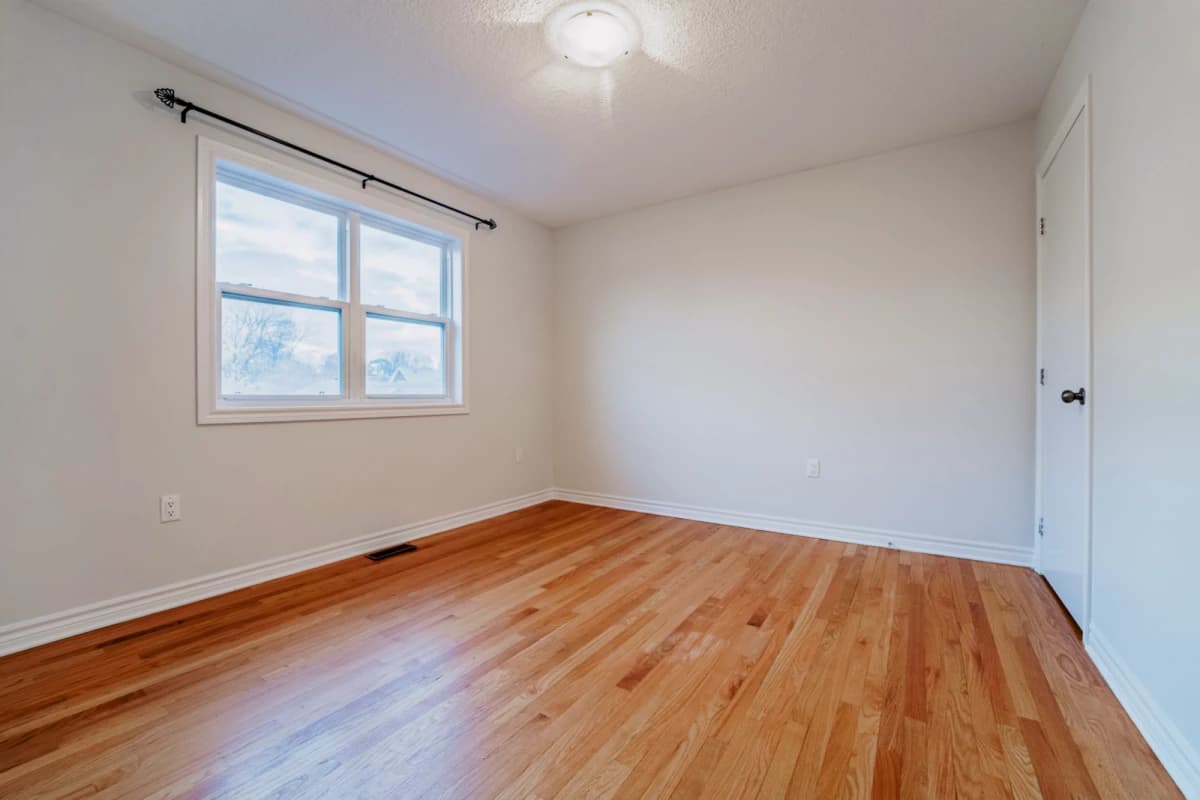 1 Bedroom in  5 bed 2 bath