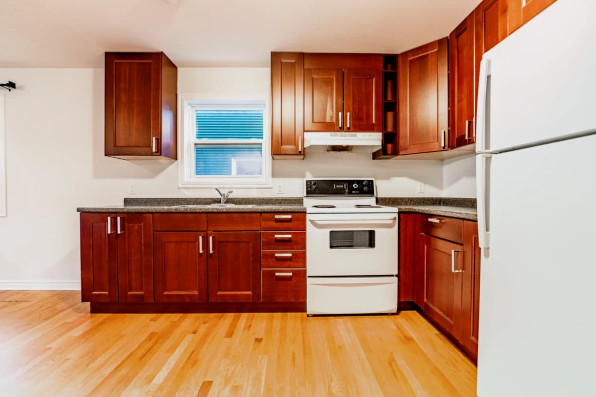 1 Bedroom in  5 bed 2 bath