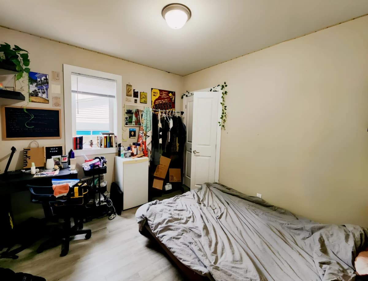 6 Bed 2.5 Bath - 3
