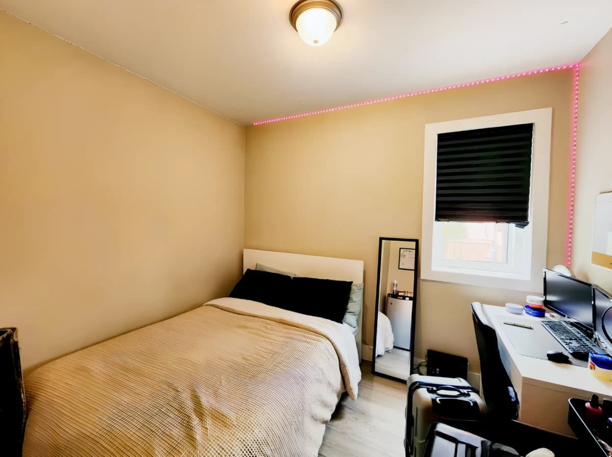 6 Bed 2.5 Bath - 3