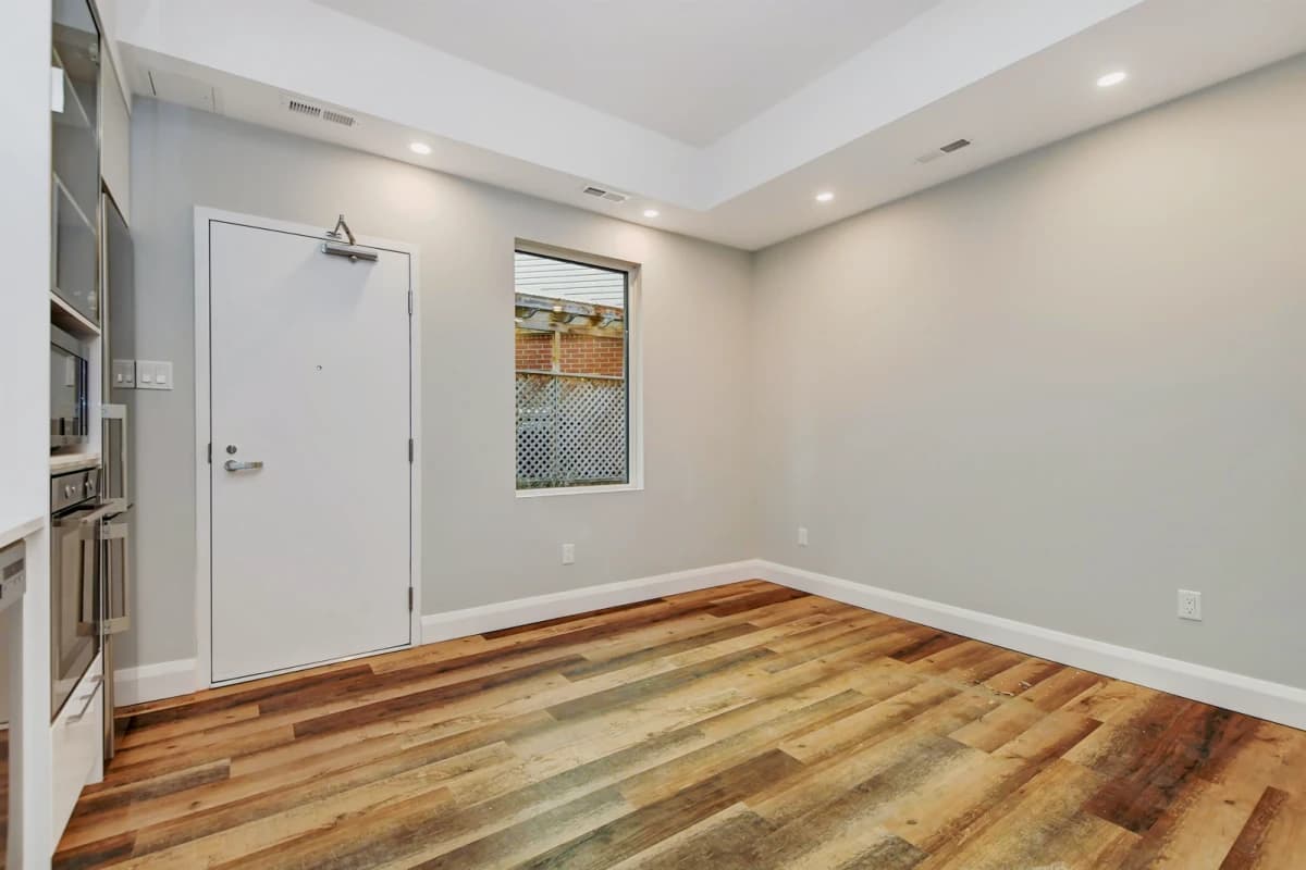 1 Bed 1 Bath - 2
