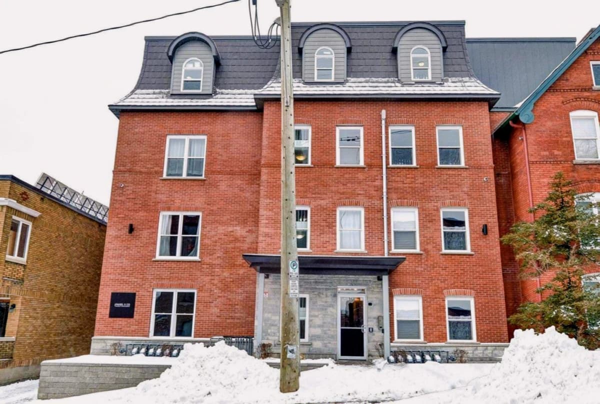 84 Russell Avenue