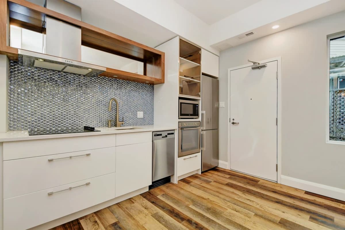 1 Bed 1 Bath - 2