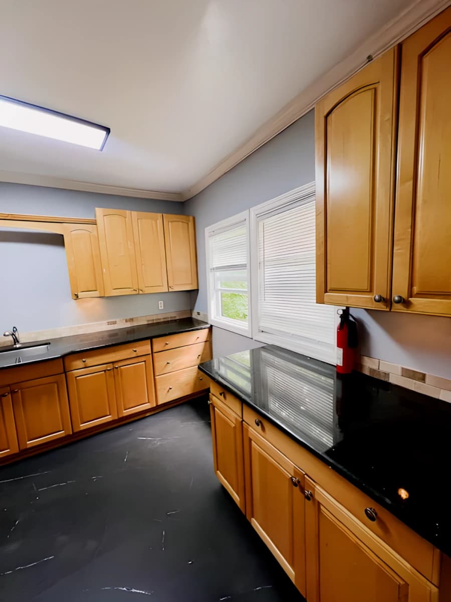 3 bed 1 bath Apartment 3