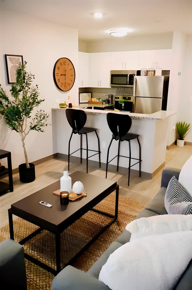 200 Edgewood image