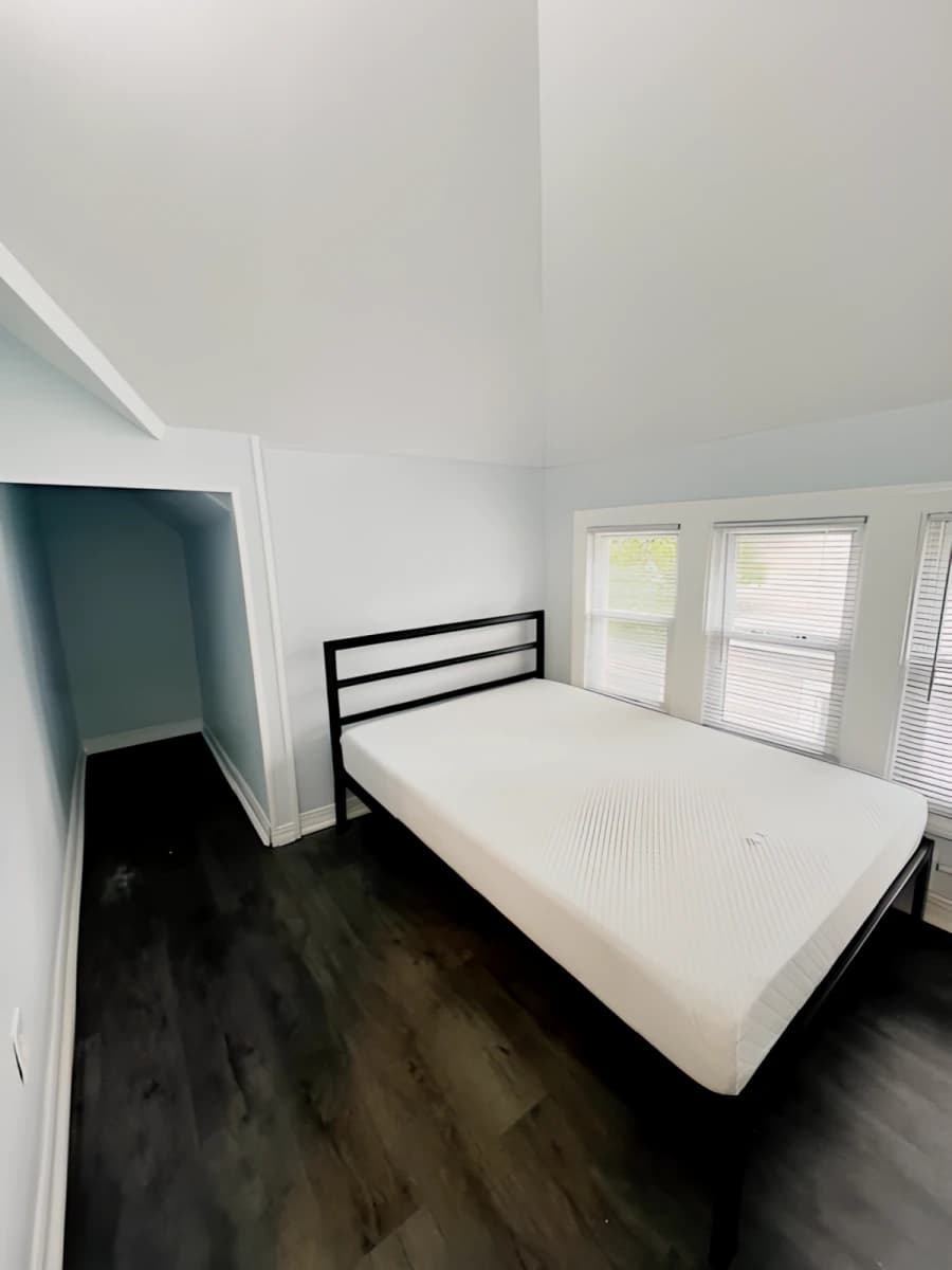 2 bed 1 bath Apartment 3