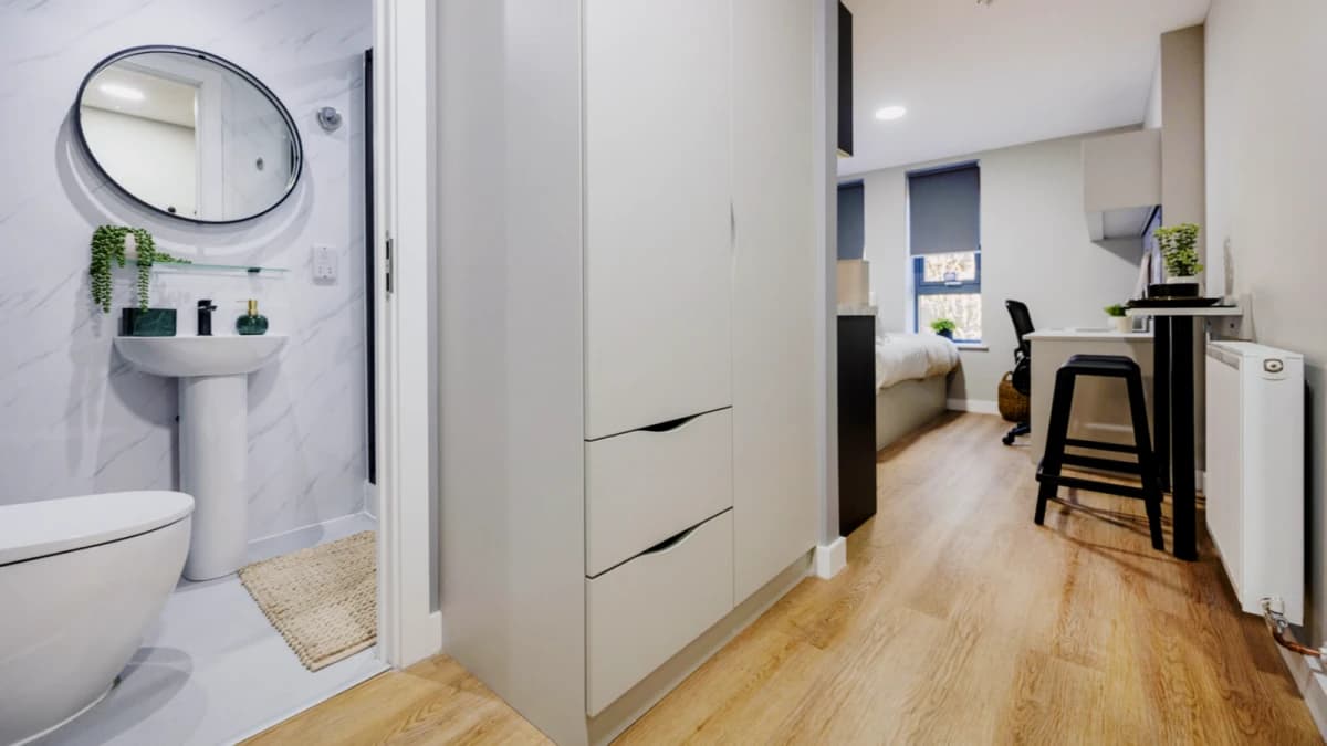 Clyde Court image