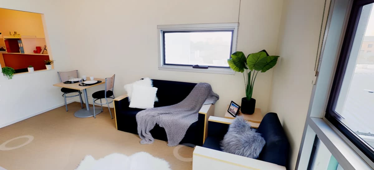 Student Living - 800 Swanston image
