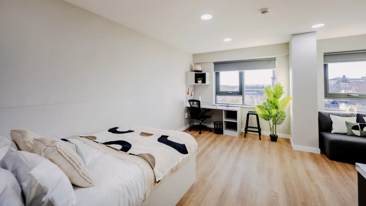 Clyde Court image