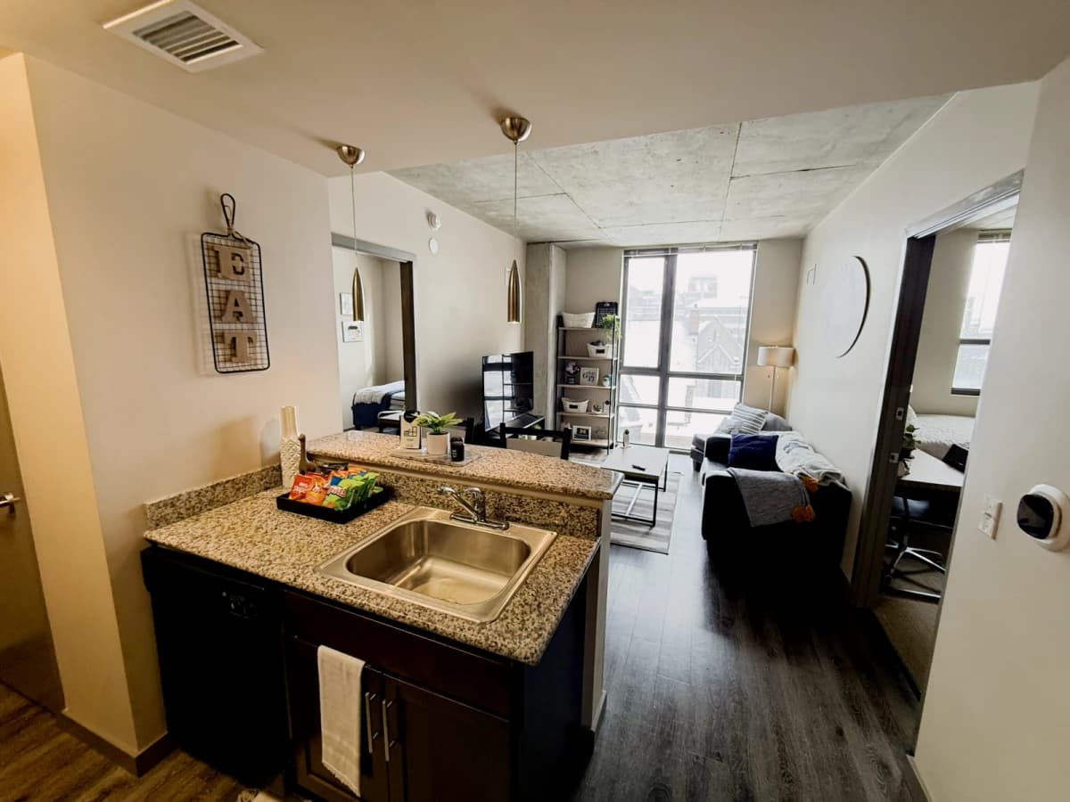 2 Bedrooms 2 Bathrooms