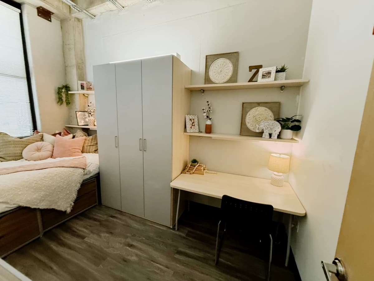 Z Place image