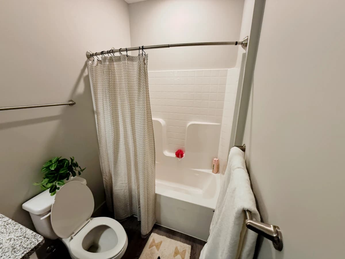 4 Bed 4 Bath