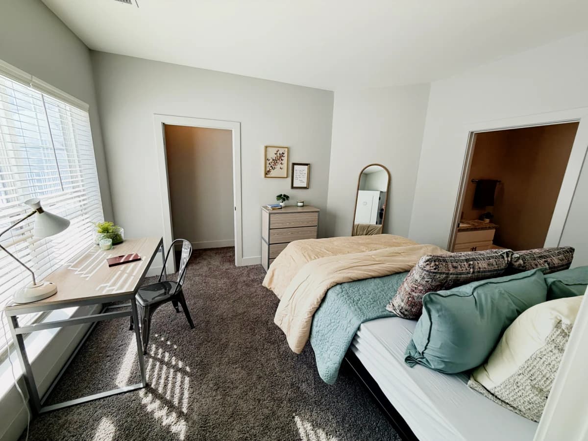 4 Bed 4 Bath