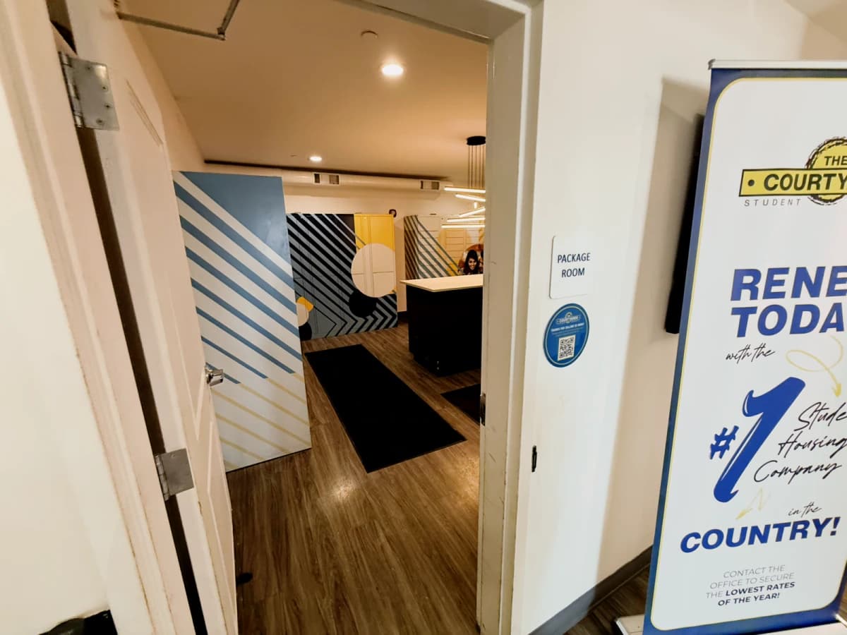 The Courtyards Student Apartments image