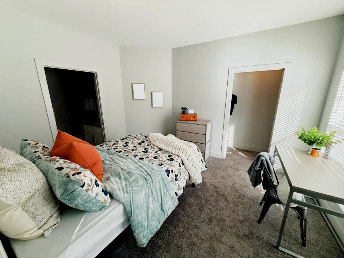 4 Bed 4 Bath