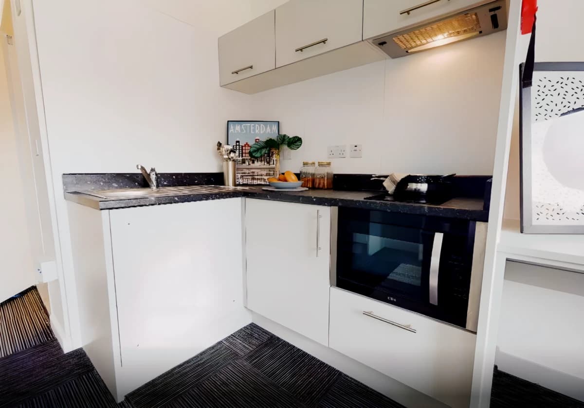 iQ Newland House image