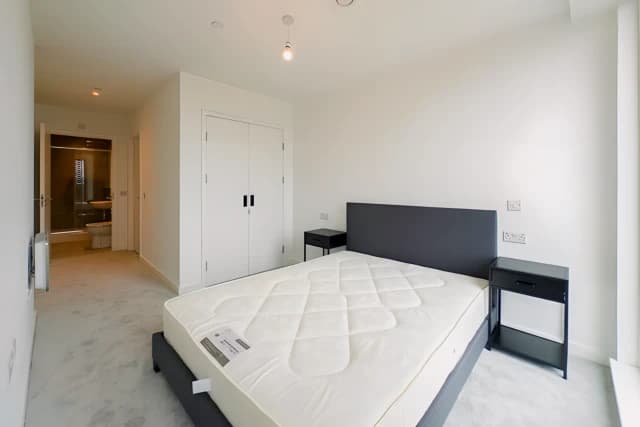 2 Bedrooms 2 bathrooms
