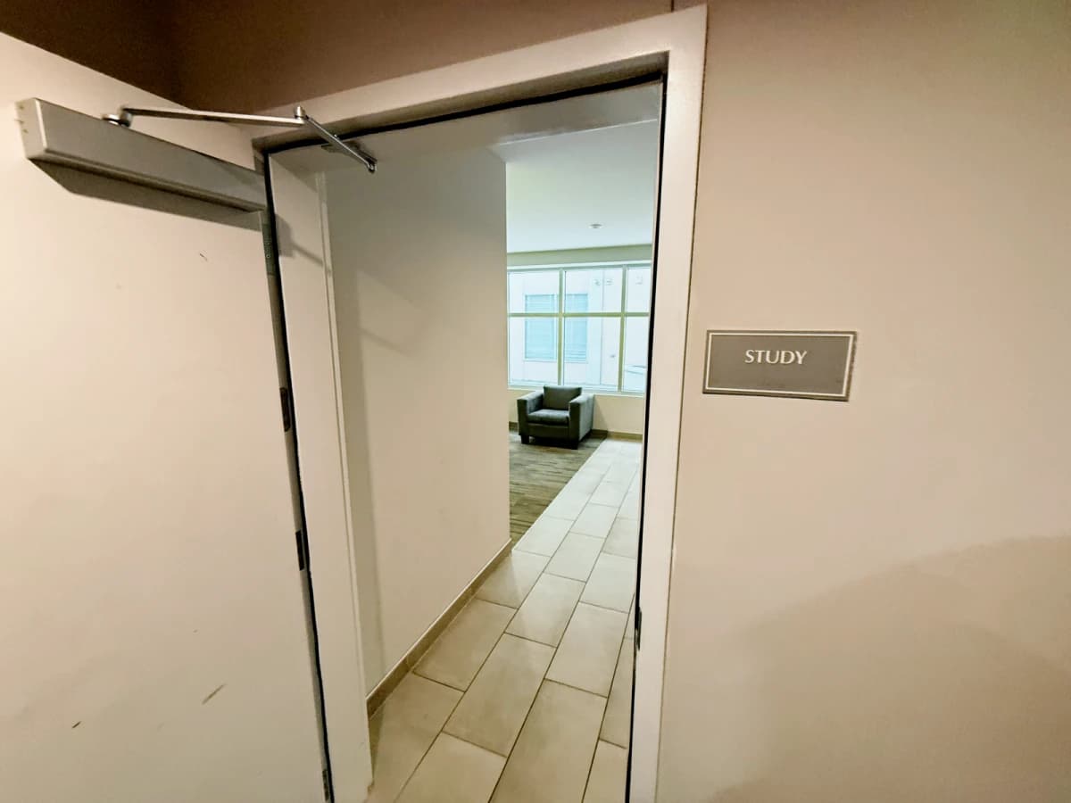 200 Edgewood image