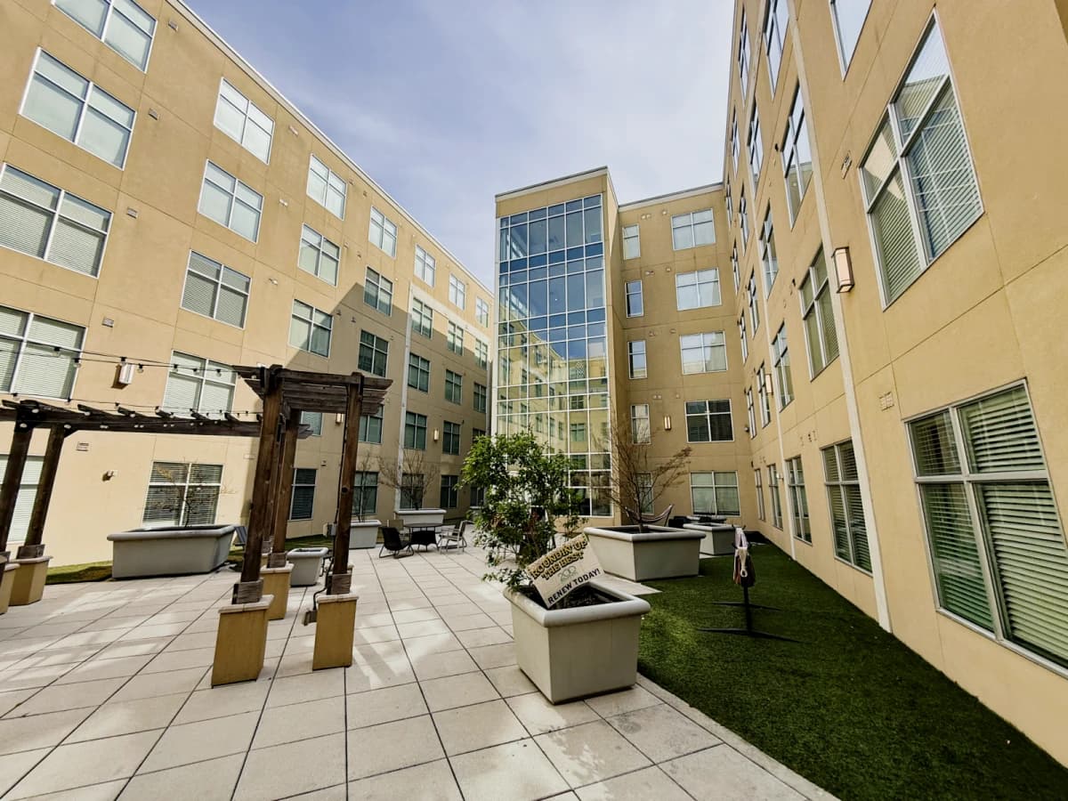 200 Edgewood image
