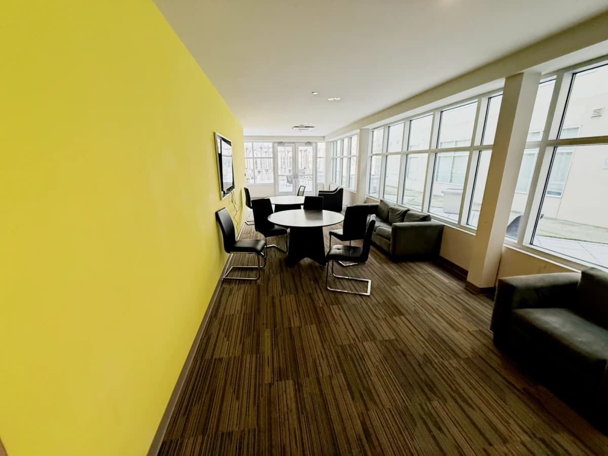 200 Edgewood image