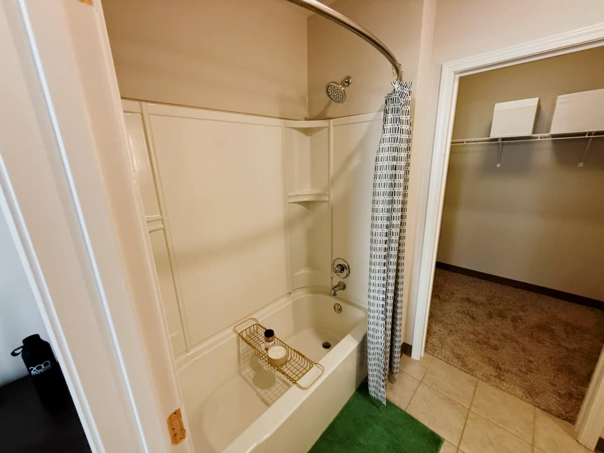 2 Bed 2 Bath Private