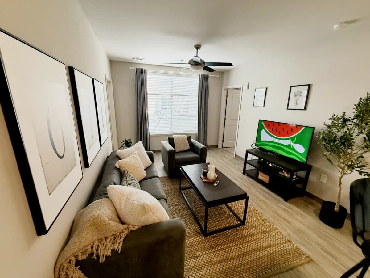 2 Bed 2 Bath Private