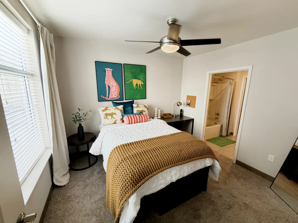 2 Bed 2 Bath Private