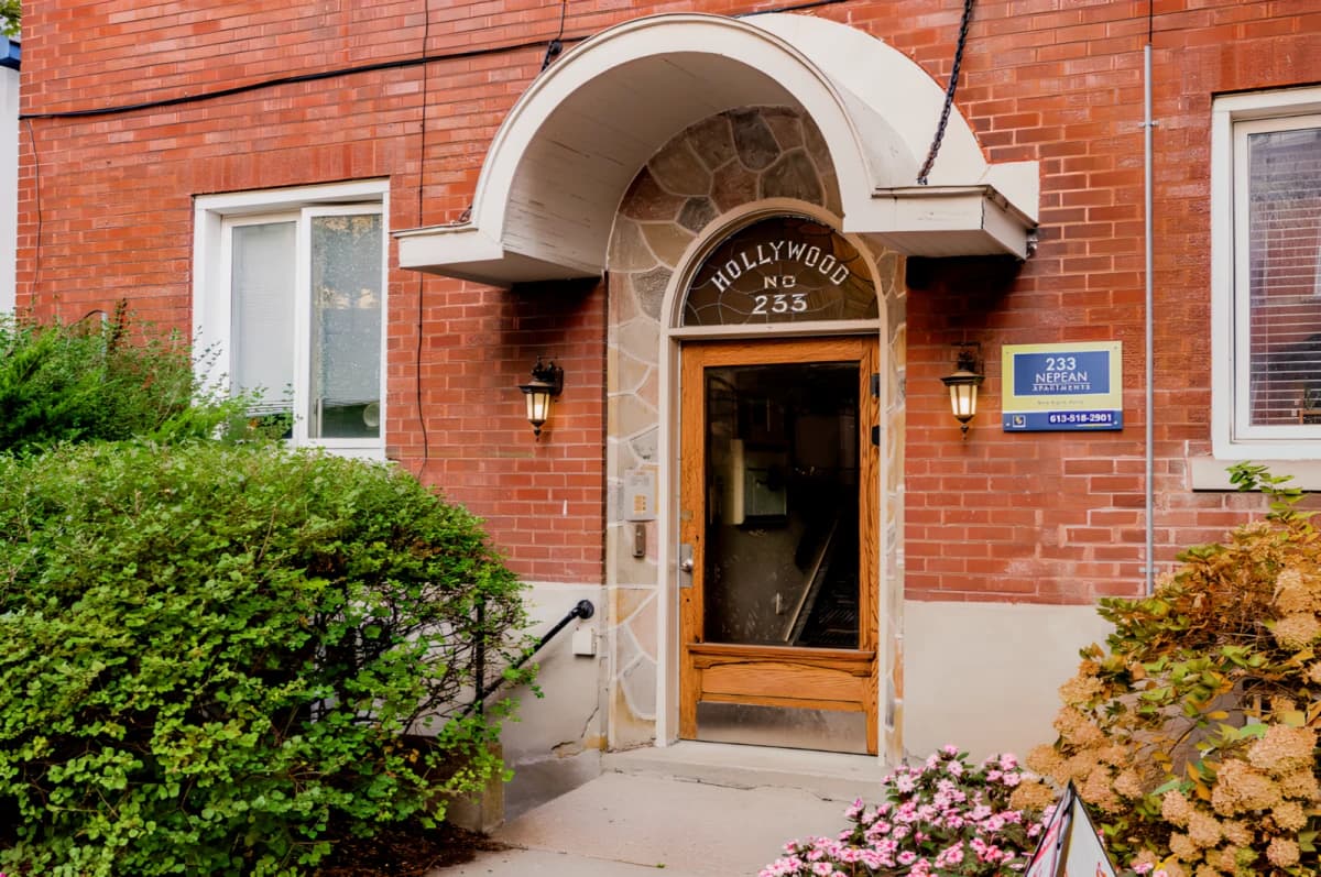233 Nepean image 3