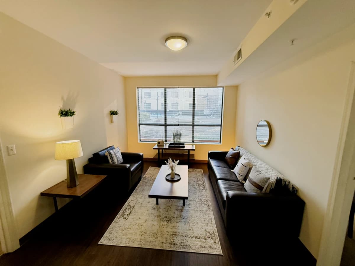 3 Bed 3 Bath Private