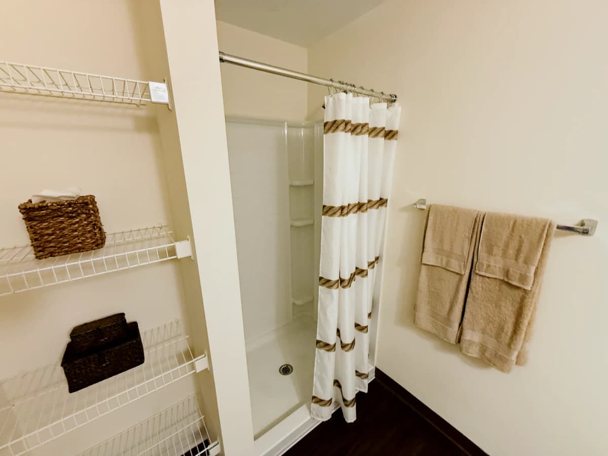 3 Bed 3 Bath Private