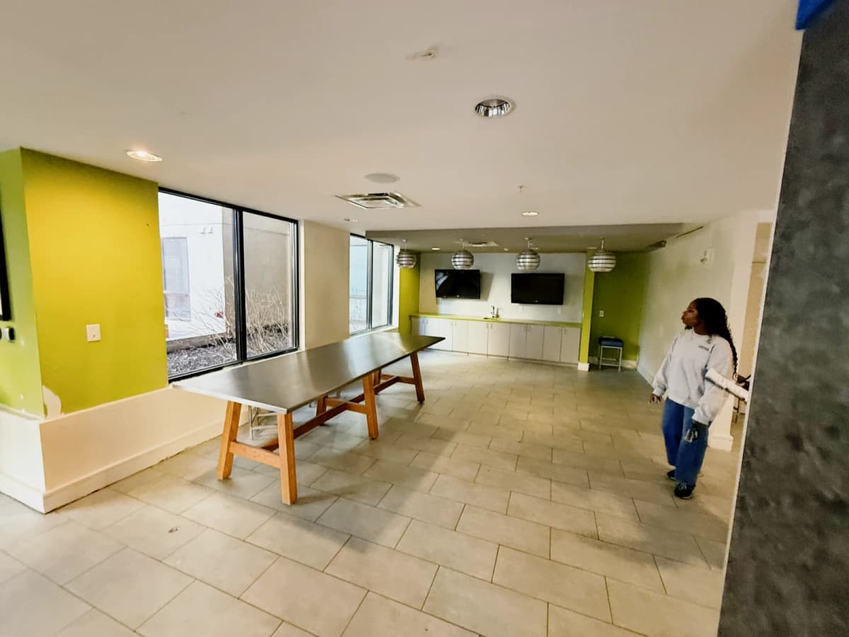 One 12 Courtland image