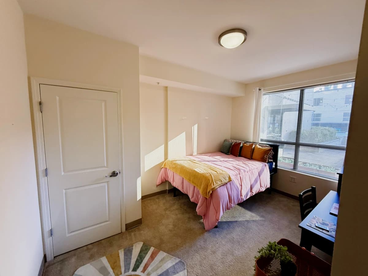 3 Bed 3 Bath Private
