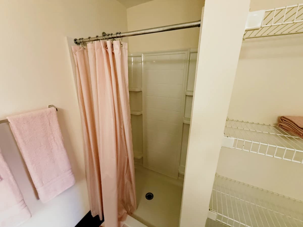 3 Bed 3 Bath Private