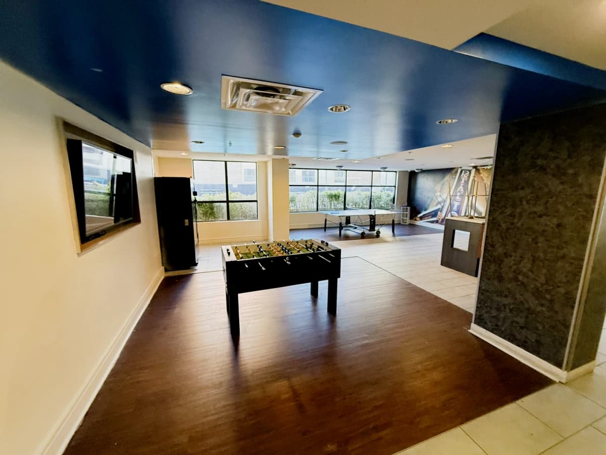 One 12 Courtland image