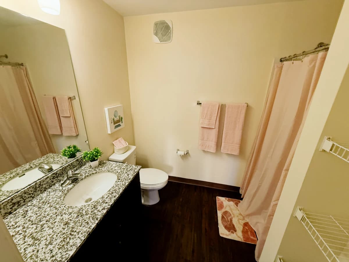 3 Bed 3 Bath Private
