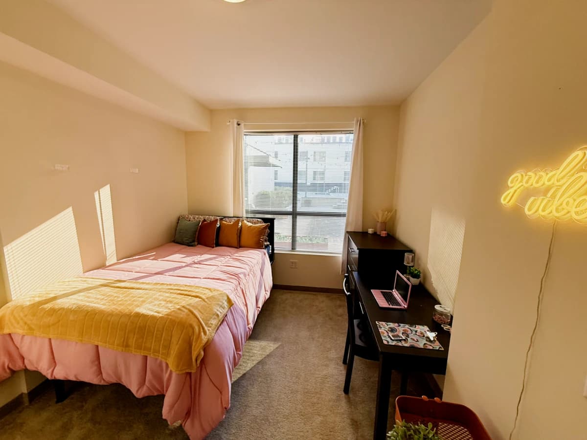 3 Bed 3 Bath Private